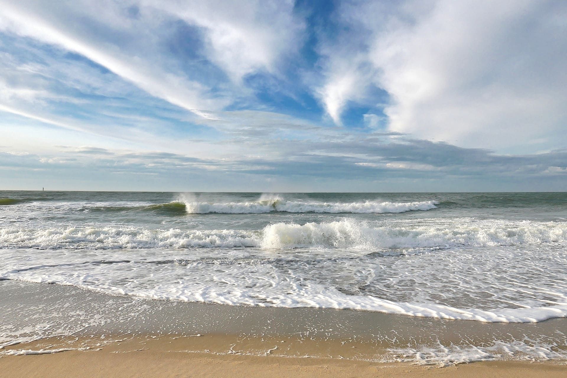 Strand mit hellblauem Himmel | Fotografiert von S. Krüger